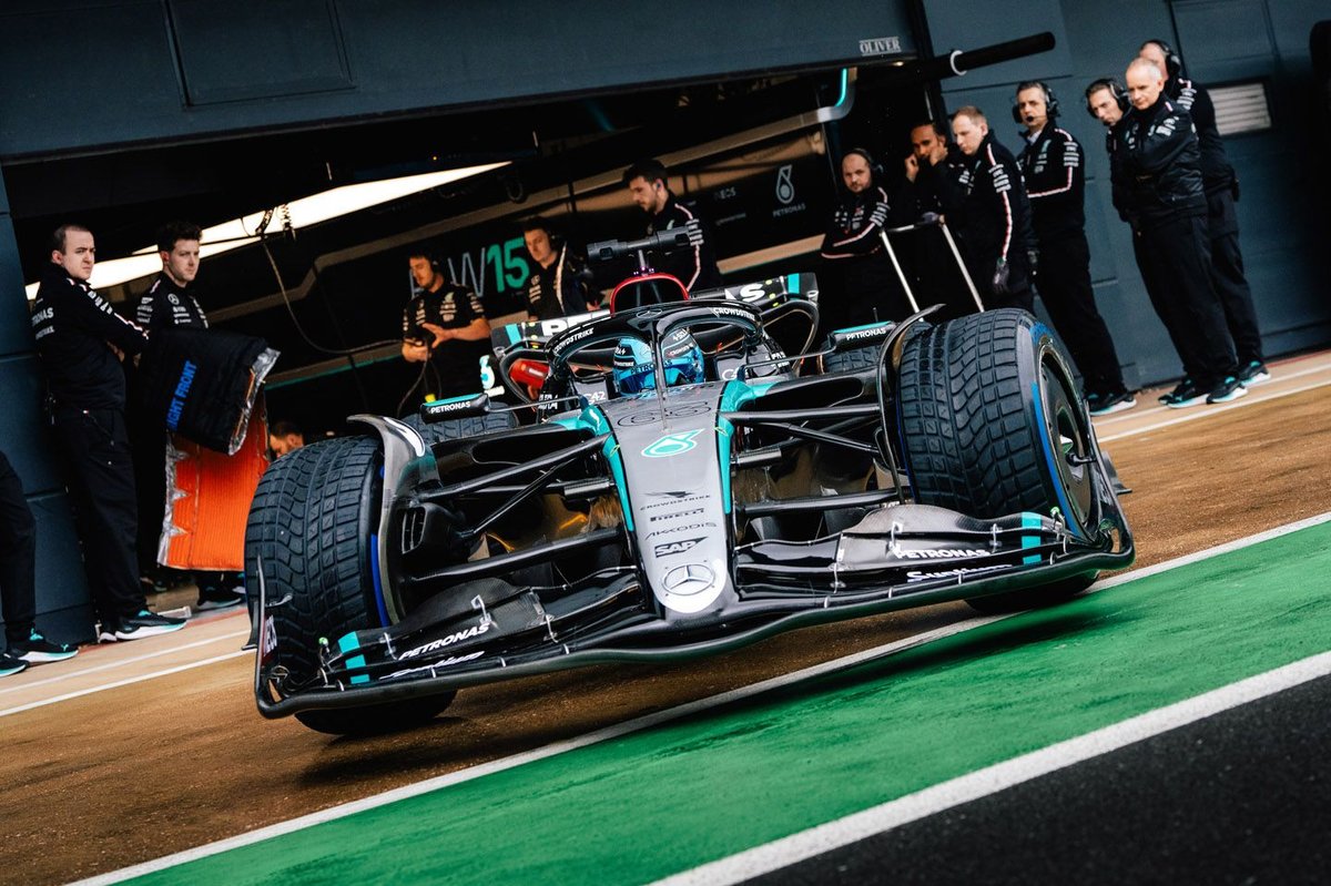 Uncovering the Innovative Front-Wing Strategy of the Mercedes F1 Team