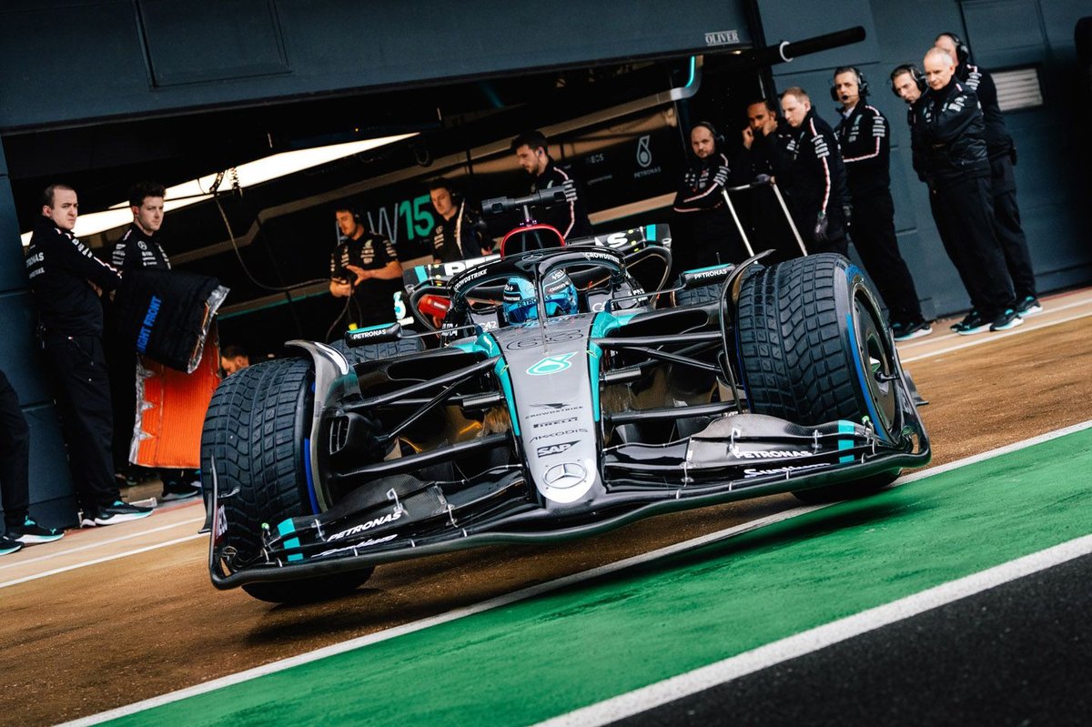 Russell Unleashed: Conquering Corners with the Power of the New Mercedes F1 Car