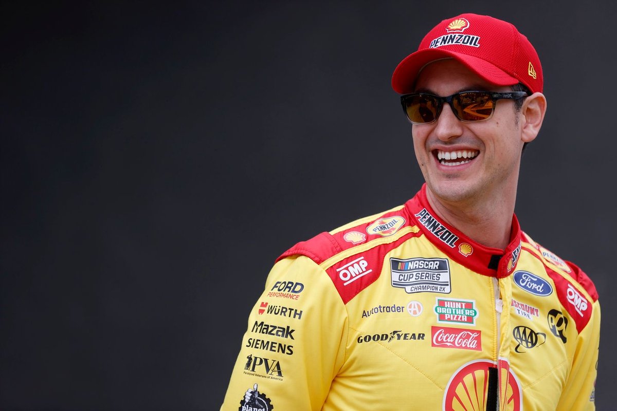 Racing Royalty: Joey Logano Leading the Pack at Daytona 500