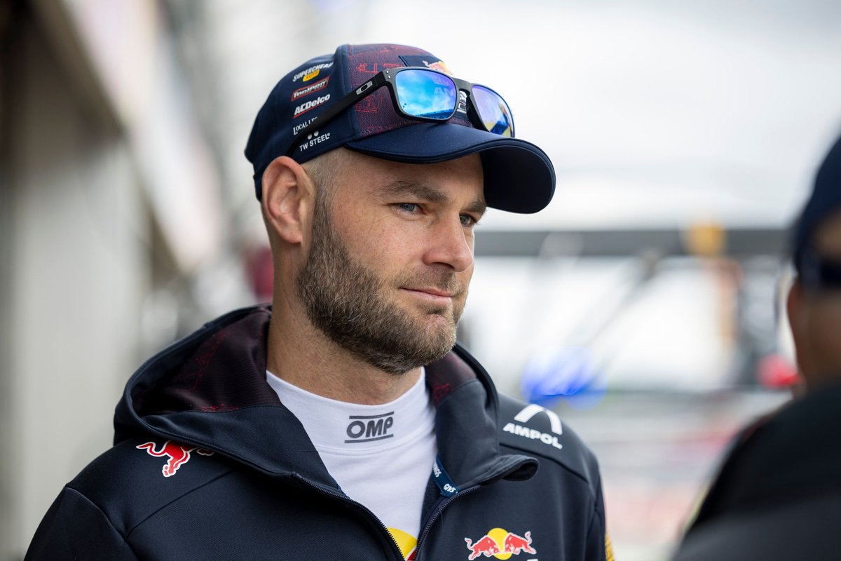 Shane Van Gisbergen Makes History: Set to Join Kaulig Racing for 2024 NASCAR Cup Series