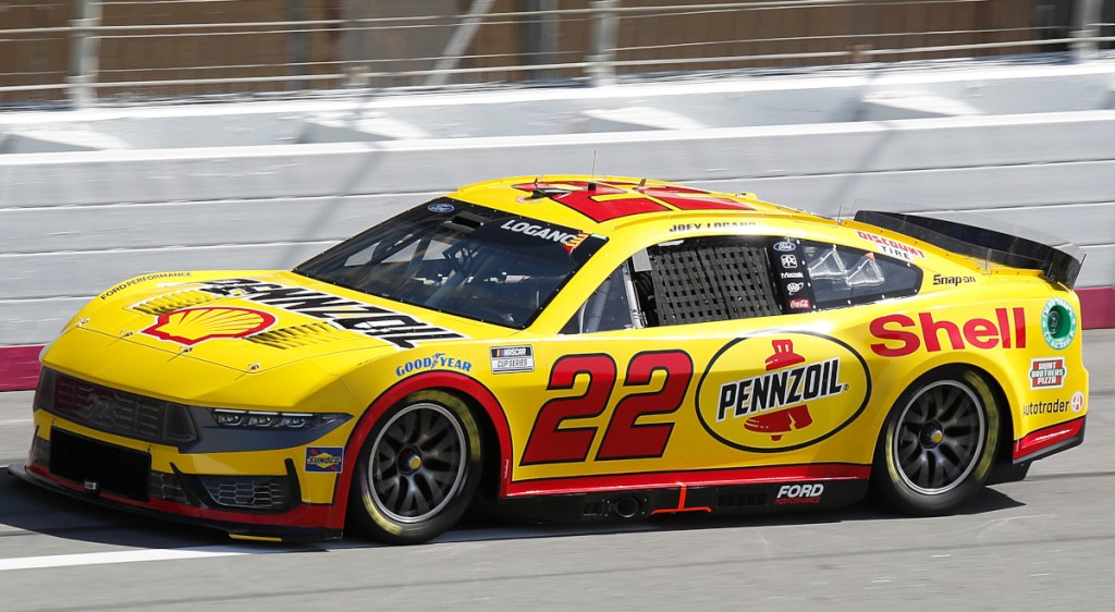 Logano Reigns Supreme: Dominating Cup Qualifying at Las Vegas