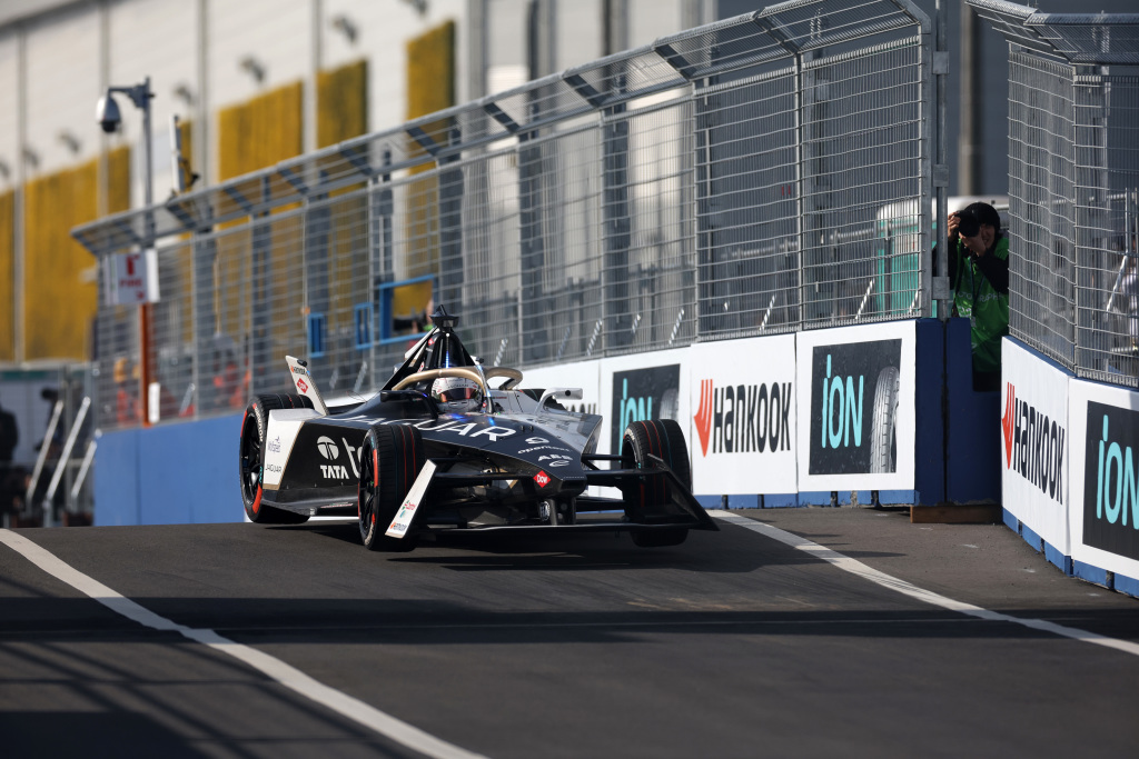 Evans Dominates Tokyo Formula E Practices with Jaguar's Electric Power