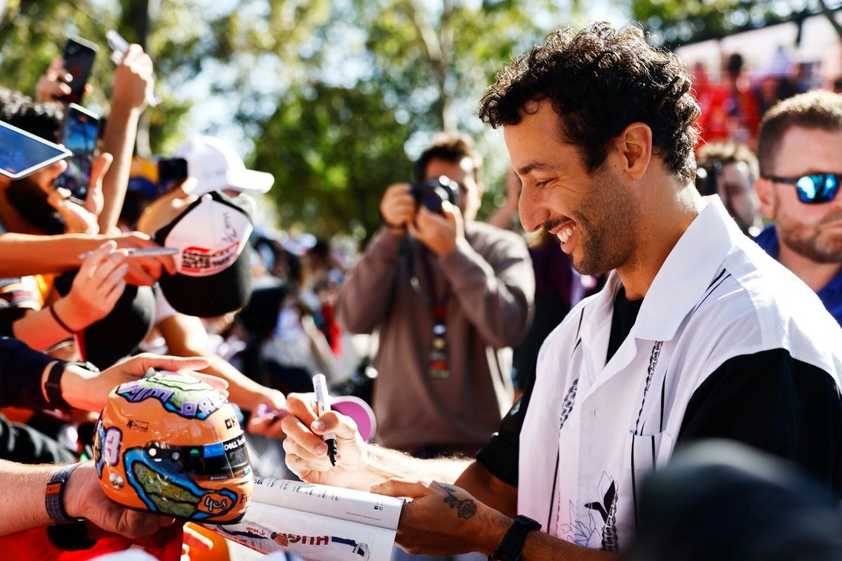 Ricciardo's Resilience: Focusing on the Positive in the F1 Paddock