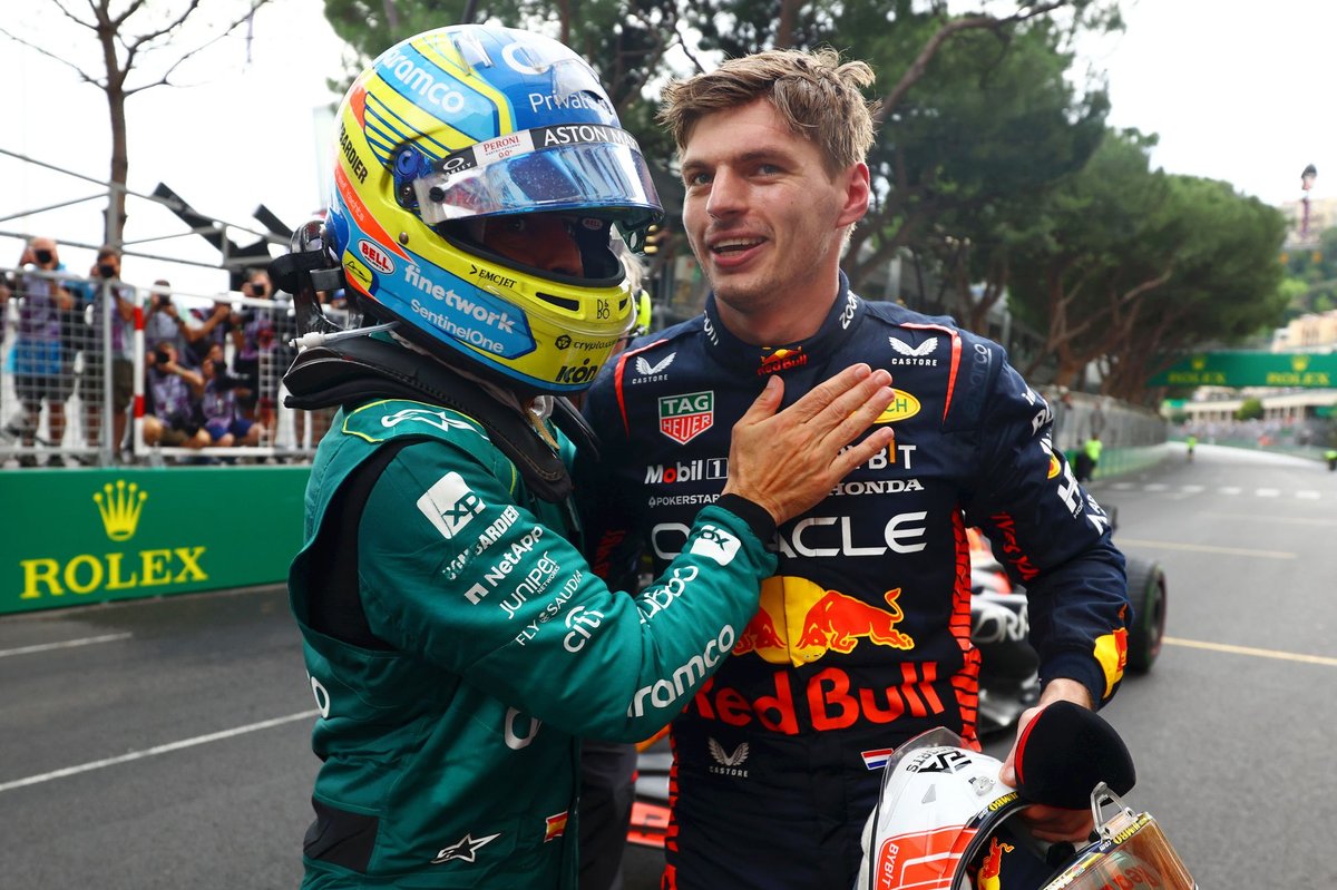 The Battle for Verstappen: Can Aston Martin Outrace Mercedes in the F1 Signing Sprint?