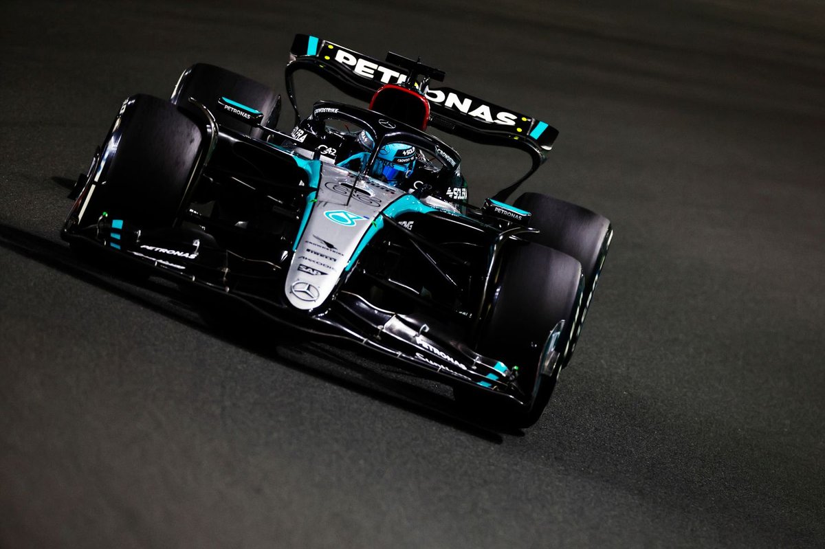 Mercedes Facing New Challenges as Rivals Outpace the Competition in F1 Circuits