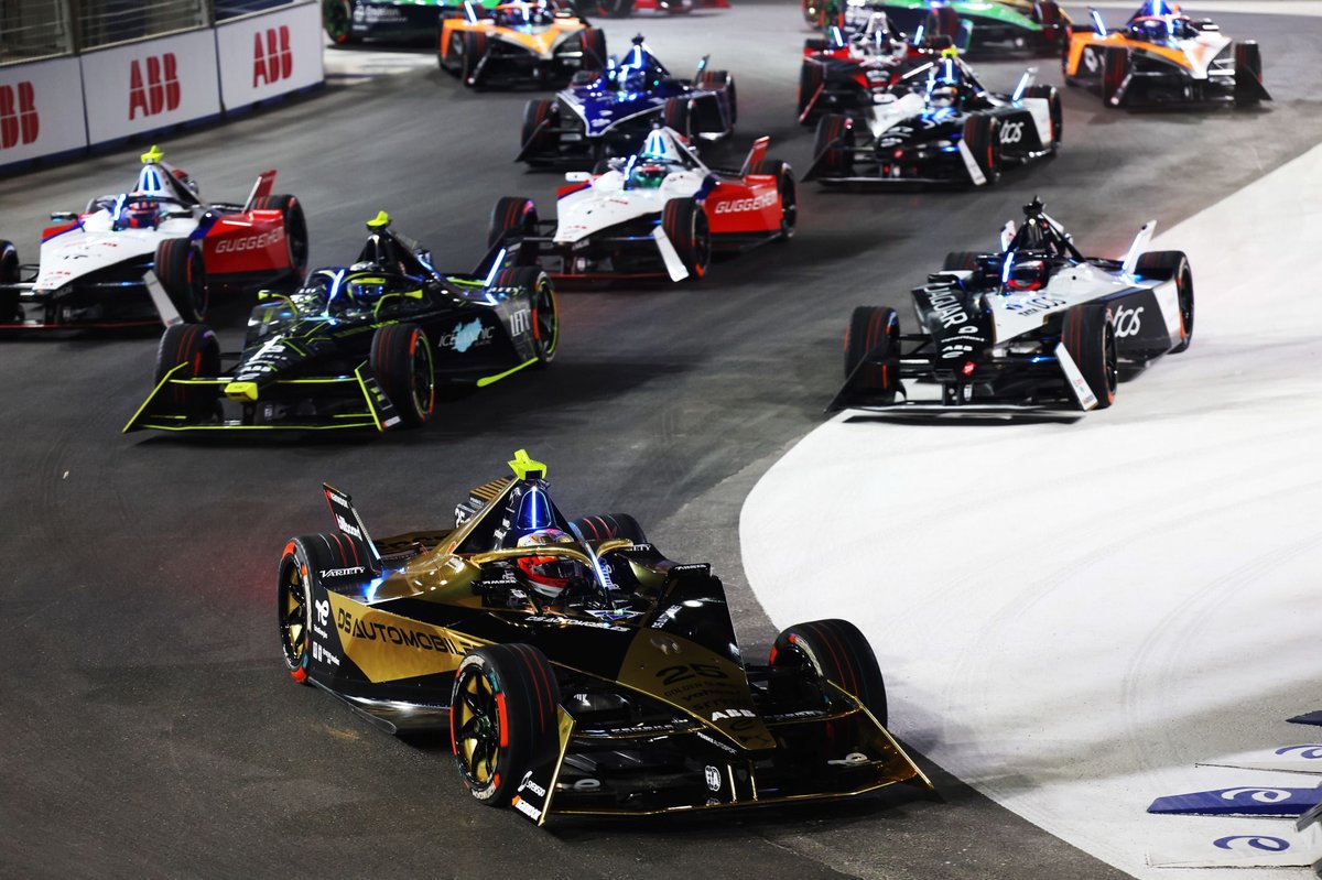 The Future of Racing: Formula E Pioneers a New Era of Innovation with Manufacturers' Trophy in 2024