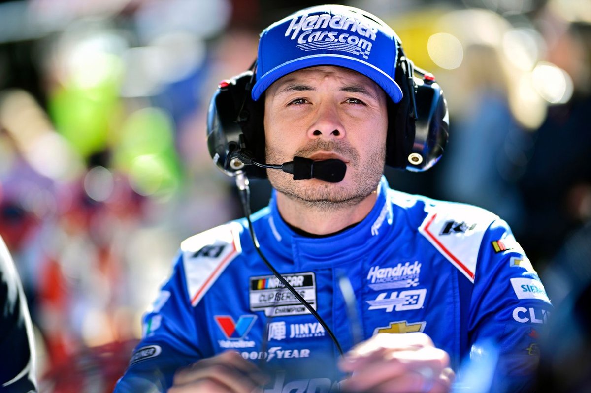 Domination at Richmond: Larson Secures Pole Position, Leads All-Hendrick Front Row