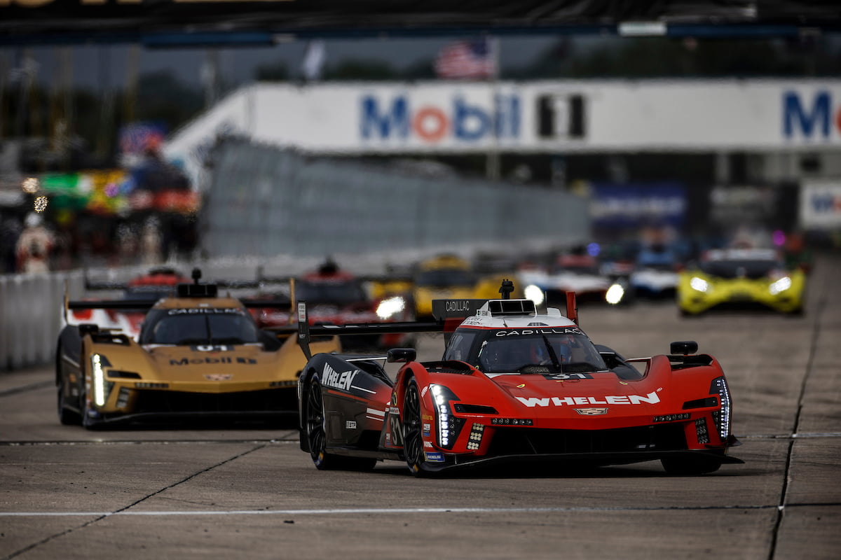 Aitken Dominates Sebring Race: Maintains Lead After Four Hours of Thrilling Action!