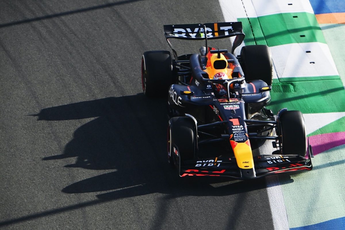 Saudi Arabian Grand Prix: Verstappen Dominates Practice, Zhou Endures Dramatic Crash