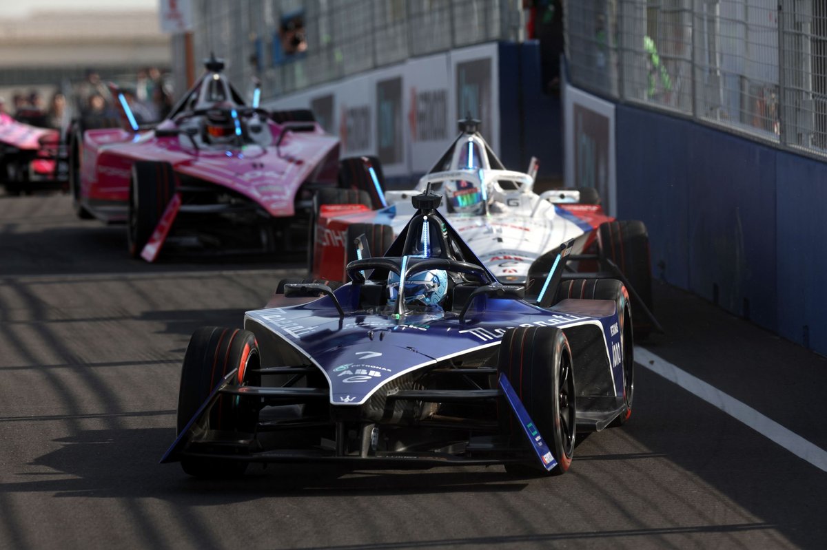 Electric Excitement: Guenther Triumphs Under Pressure at Tokyo E-Prix