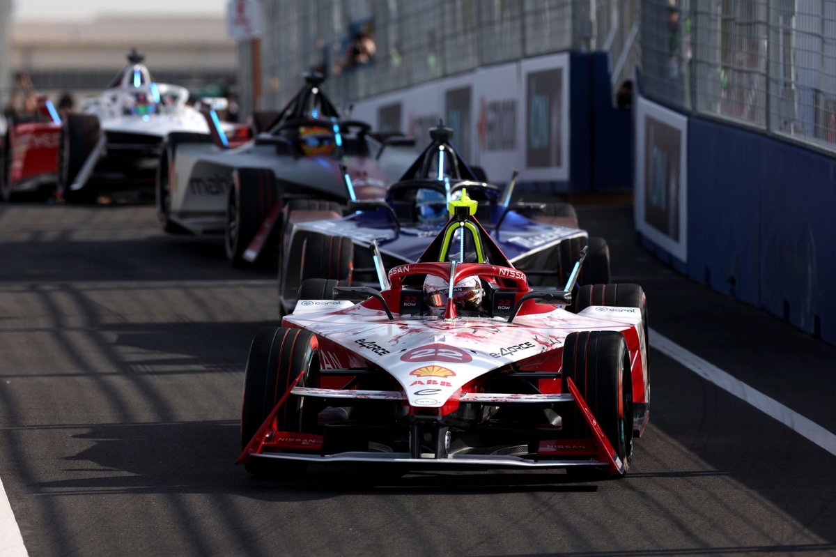 Rowland Roars to Victory: Formula E Triumph in Tokyo Within Reach