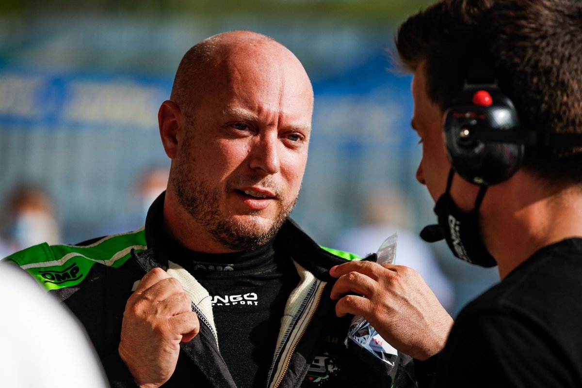 Champion Returns: Rob Huff Makes Thrilling Comeback to BTCC with Toyota