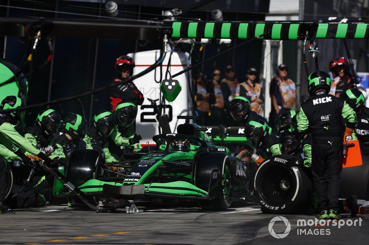 Sauber F1 Faces Pitstop Struggles: Team Hit with €5000 Fine in Australia Grand Prix