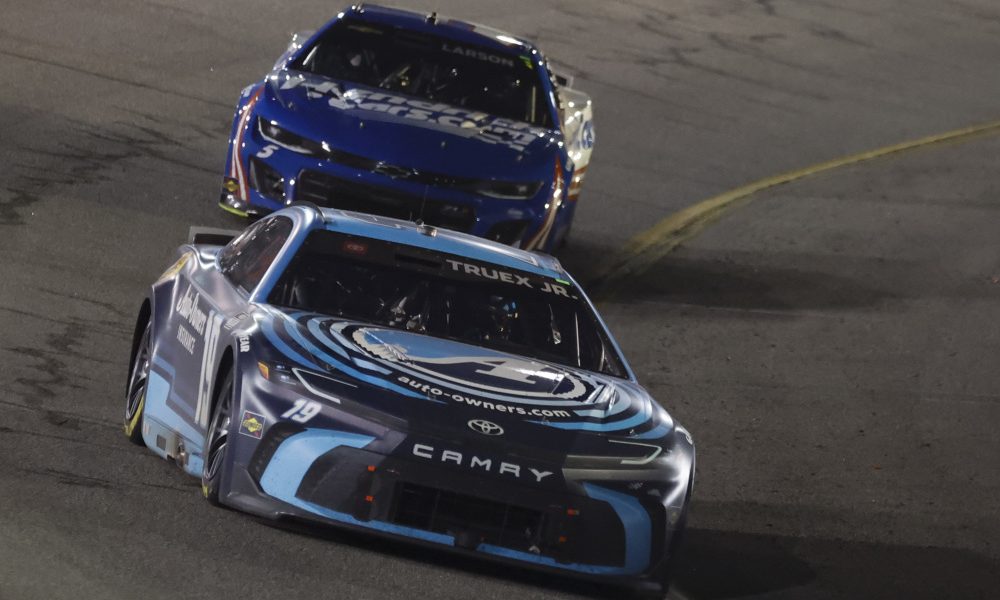 Respect and Racing Excellence Shine Through: Larson's Noble Attitude Towards Truex After Intense Overtime Clashes