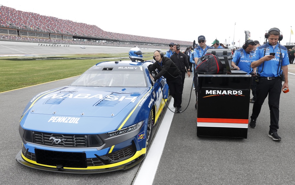 Revving Up for Victory: Ford Drivers Set to Conquer Talladega Speedway