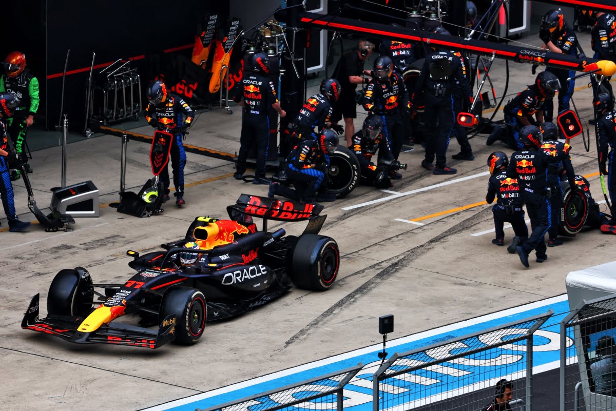 Horner Hails Perez's Potential to Dominate as he Laments Lost Opportunity in Chinese Grand Prix
