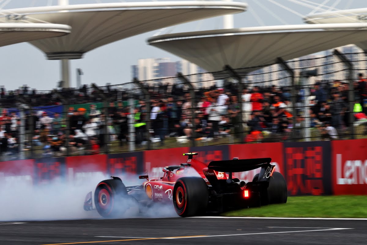 Masterful Maneuver: Sainz's Sharp Survival Skills During China F1 Spin