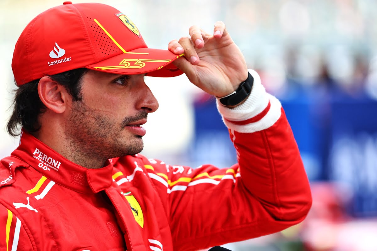 Carlos Sainz Accelerates Discussions on Future in Formula 1 amid Rumors with Mercedes