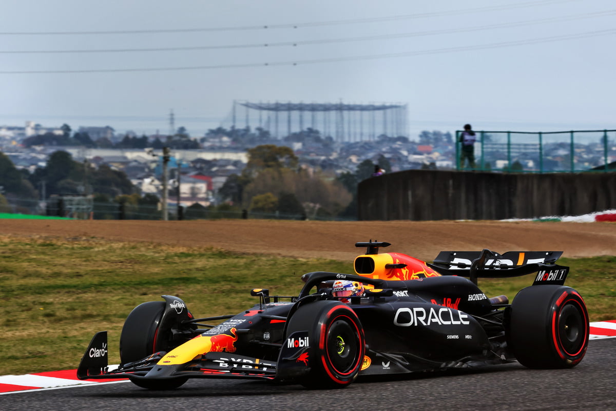 Verstappen Dominates Suzuka Circuit to Claim Pole Position with Ease