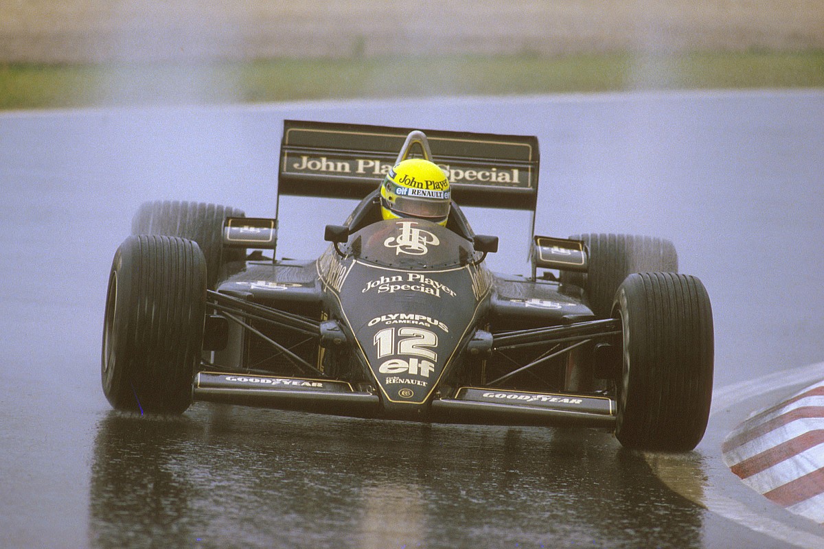 Legendary Moment: Senna's Triumph as he Walks on Water in F1 History