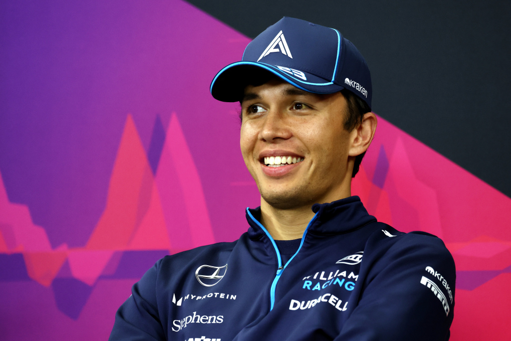 Albon Commits Long-Term to Williams in Groundbreaking Contract Renewal
