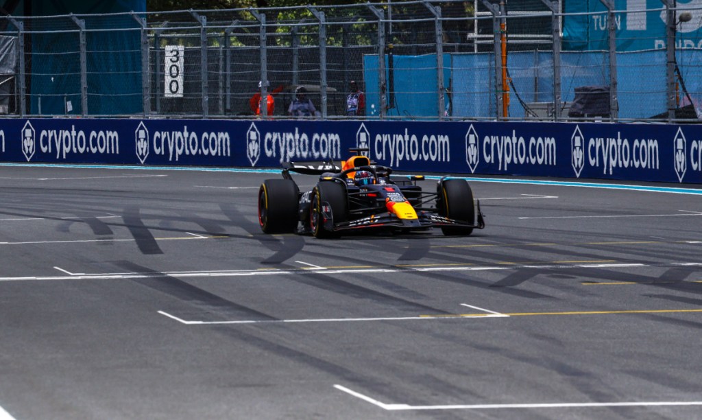 Verstappen Dominates Miami GP Qualifying, Secures Pole Position Defying Heat