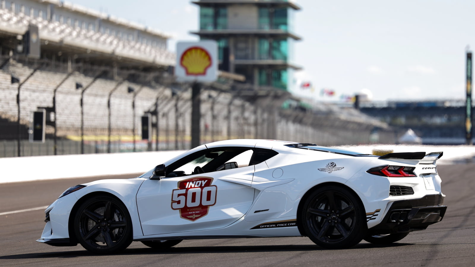 Revving into Victory: The 2024 Corvette E-Ray Takes the Lead as the Indy 500 Pace Car