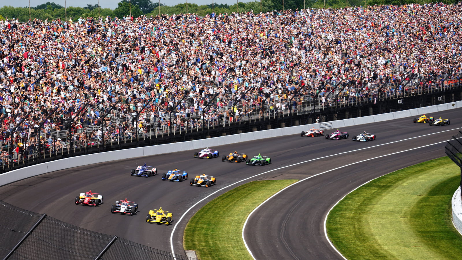 Thrilling Triumphs at the IndyCar Indianapolis 500: Race Recap