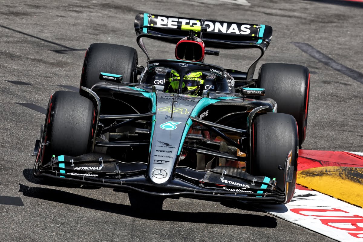 Hamilton Stays Focused on Success Despite F1 One-Lap Struggles