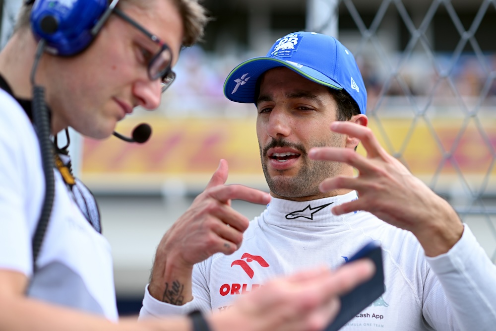 Mastering the Track: Ricciardo's Qualifying Quest