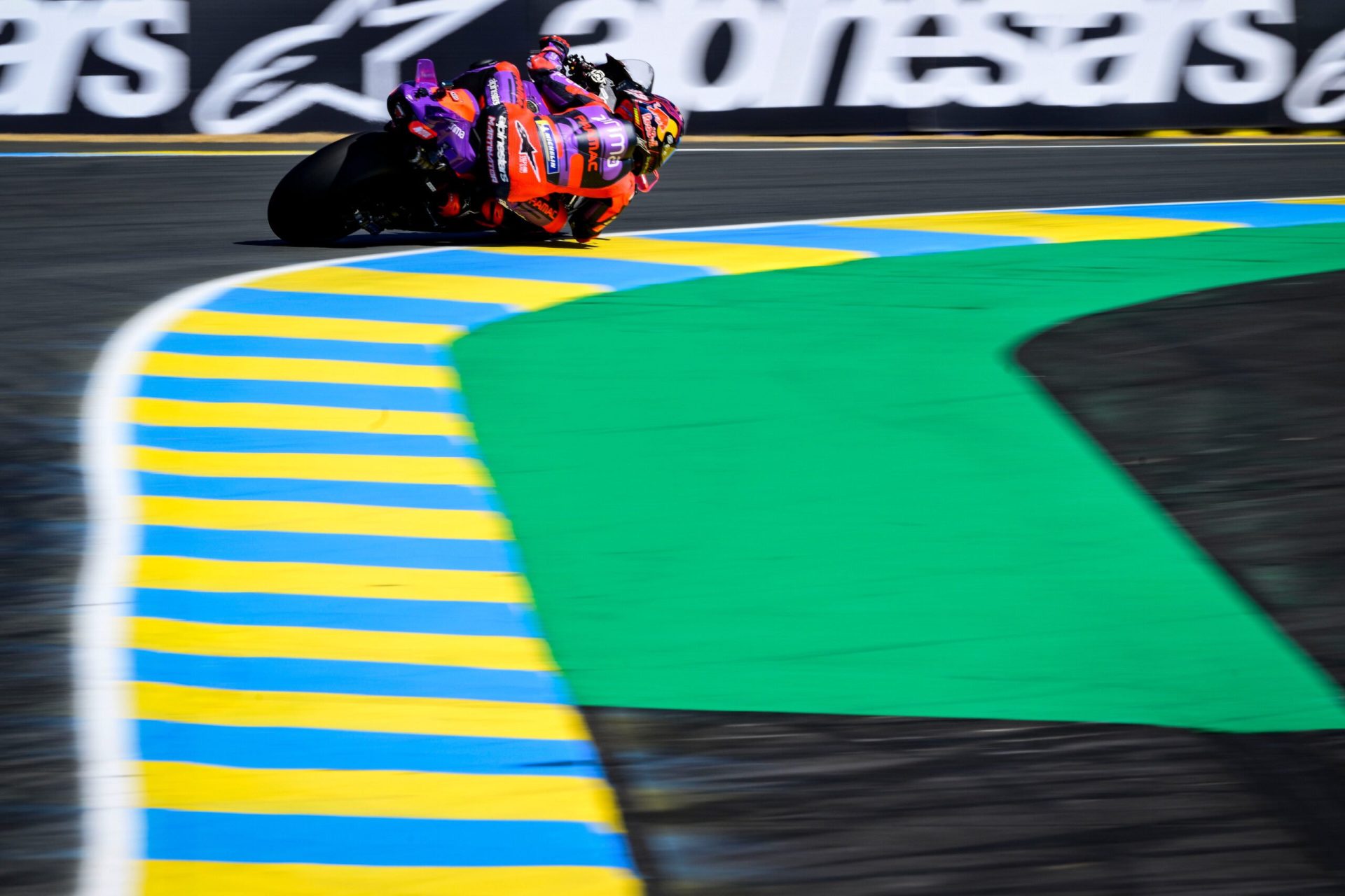 Martin Dominates French GP Practice as Marquez Falters: A Racing Spectacle Unfolds