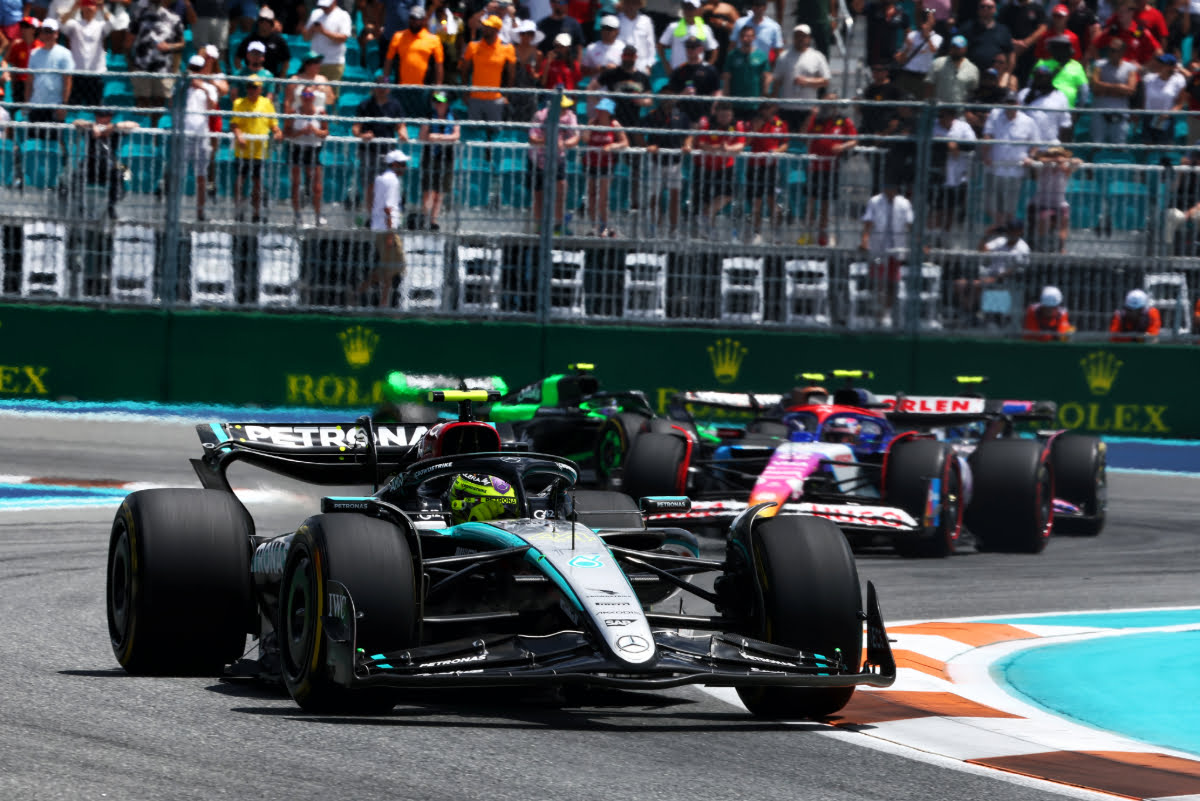 Hamilton and Magnussen Showcase Thrilling Battle in F1 Miami GP Sprint