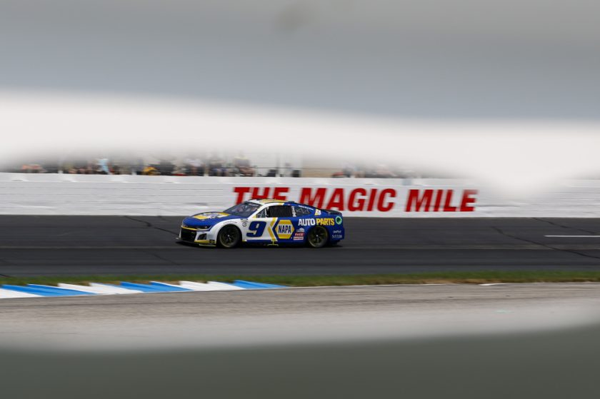 Unforeseen Obstacle: Rain Halts Cup Qualifying, Elliott Secures Pole Position
