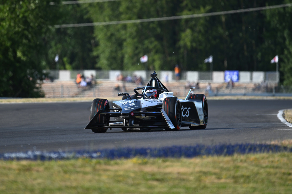 Evans Revs Up to Pole Position in Thrilling Portland E-Prix Qualifying Showdown