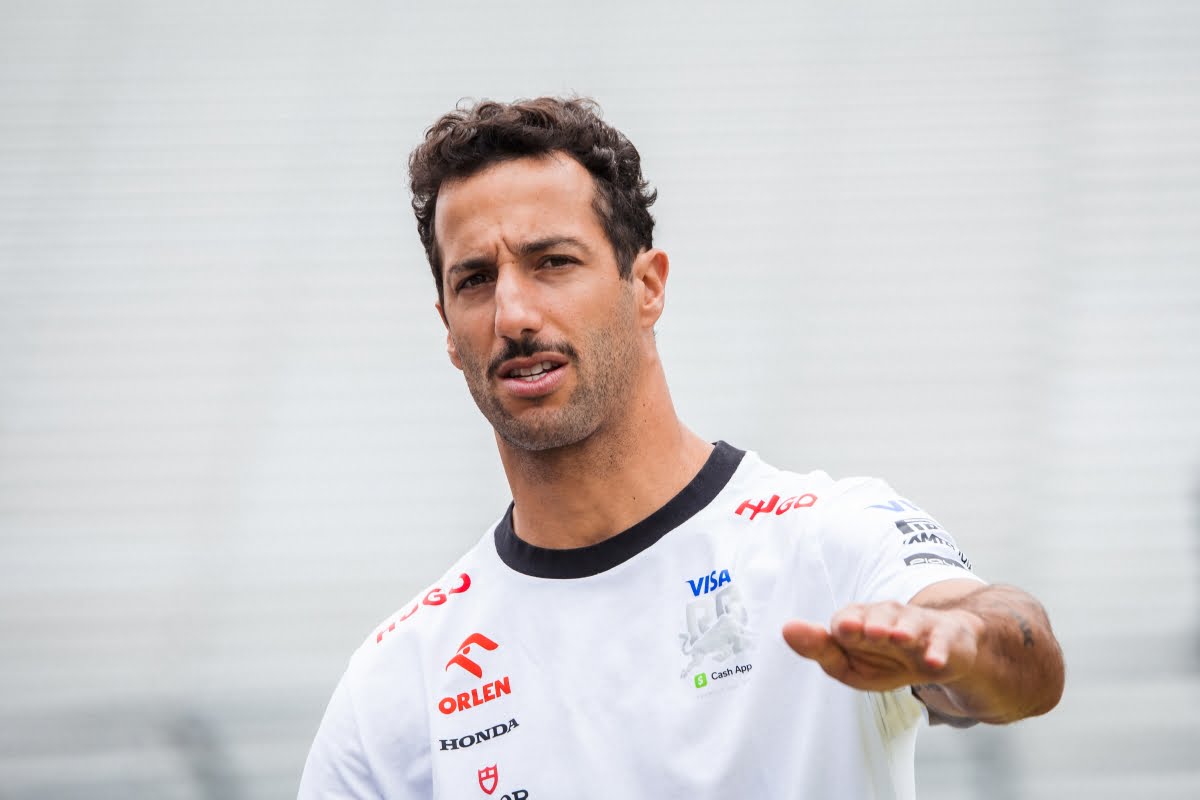 Ricciardo: Perez deal hasn’t closed door on Red Bull F1 return