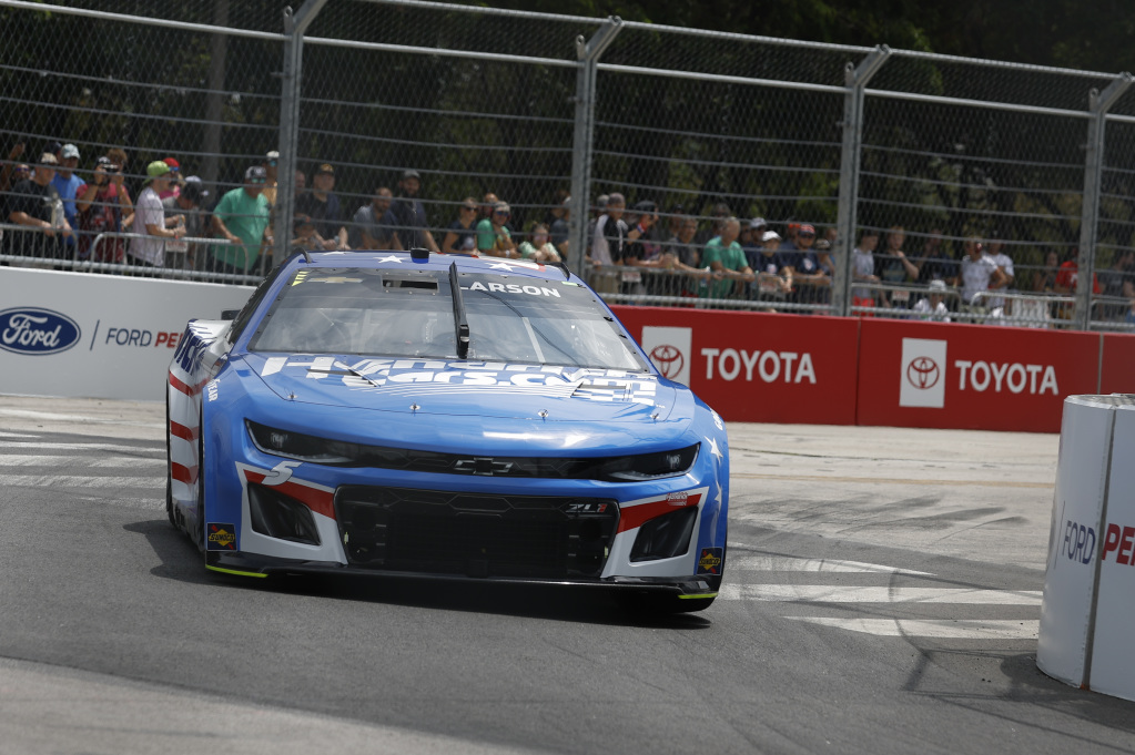 Larson Dominates Streets of Chicago in Cup Series Practice