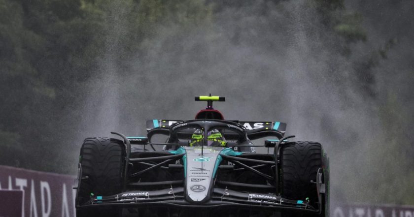 Hamilton finds 'seal the deal' hope after major Mercedes change