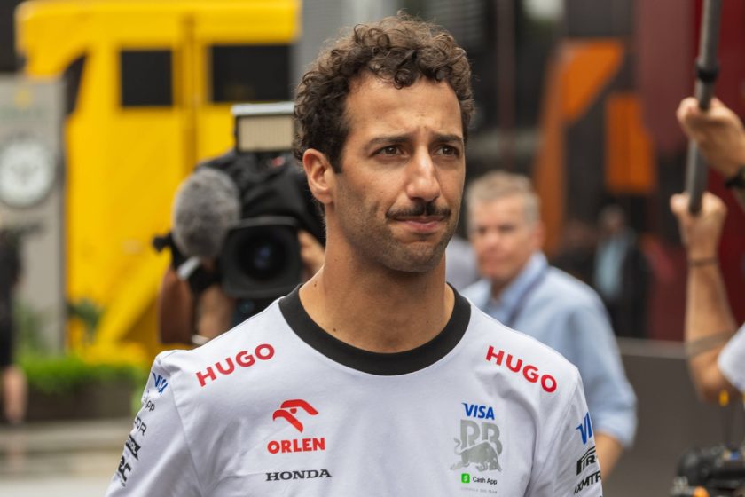 F1 pundit hints at SHOCK Ricciardo negotiations with new team
