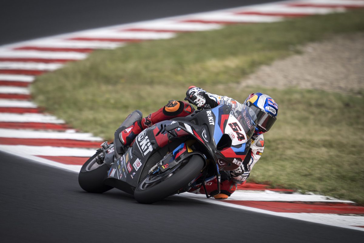 Razgatlioglu takes WorldSBK pole at Portimao