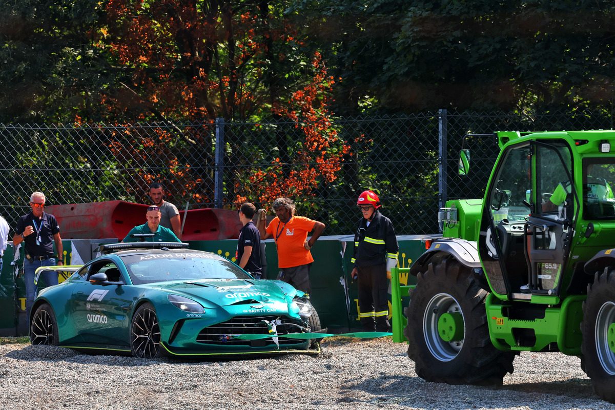 F1 Safety Car crashes during Monza test laps ahead of Italian GP