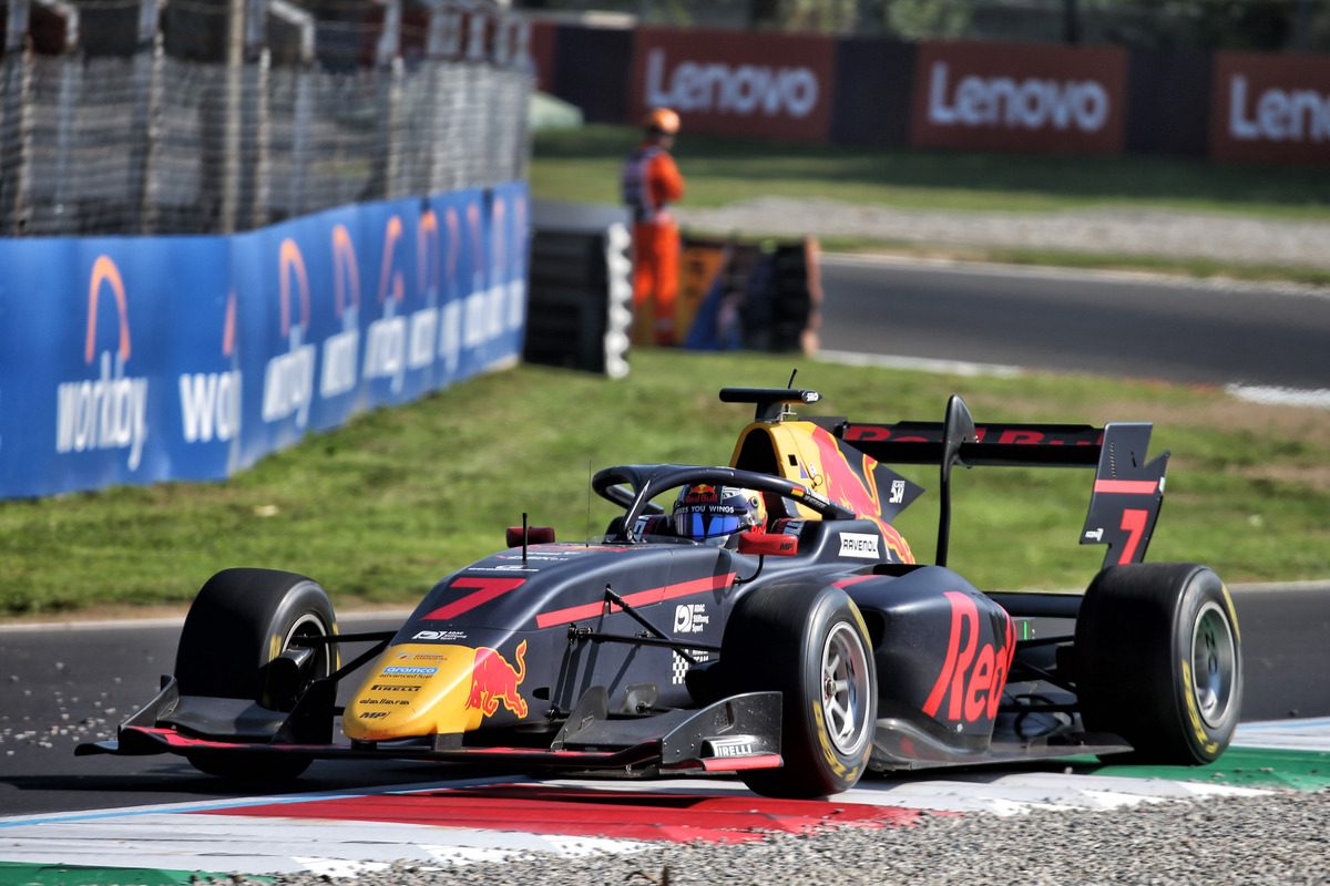 Tramnitz takes victory in frantic Monza F3 Sprint