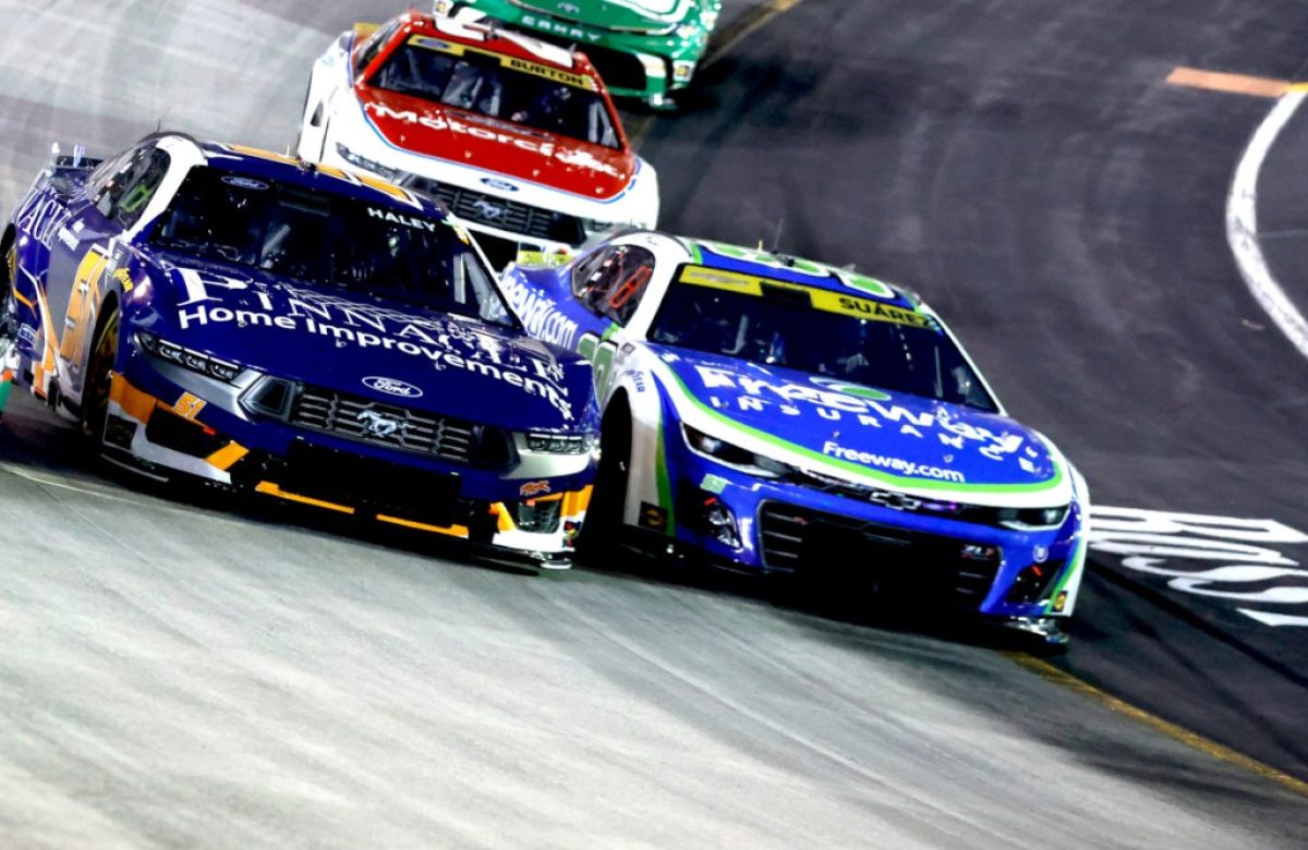 Suarez advances after surviving miserable weekend at Bristol