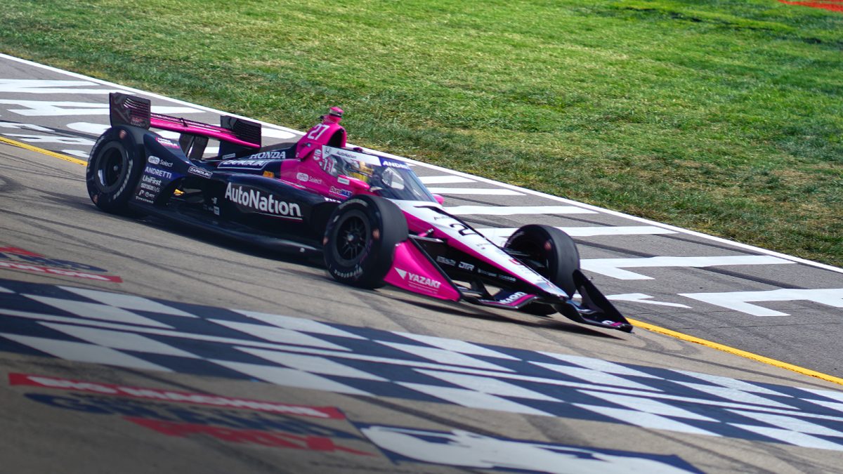 Kirkwood nabs pole for IndyCar’s season finale