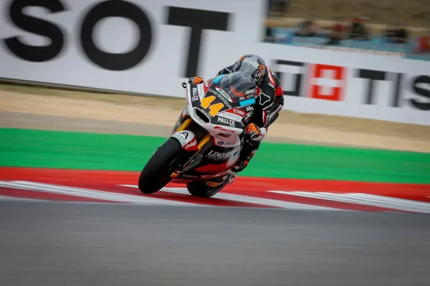 Aron Canet establishes dominant Indonesian Moto2 victory