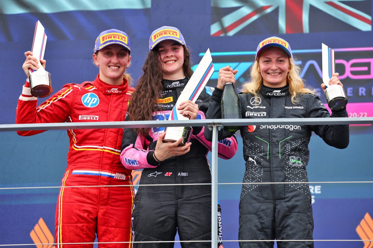 Abbi Pulling earns seventh F1 Academy victory in Singapore