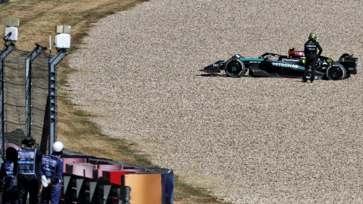 Lewis Hamilton spins out of F1 US GP on second lap