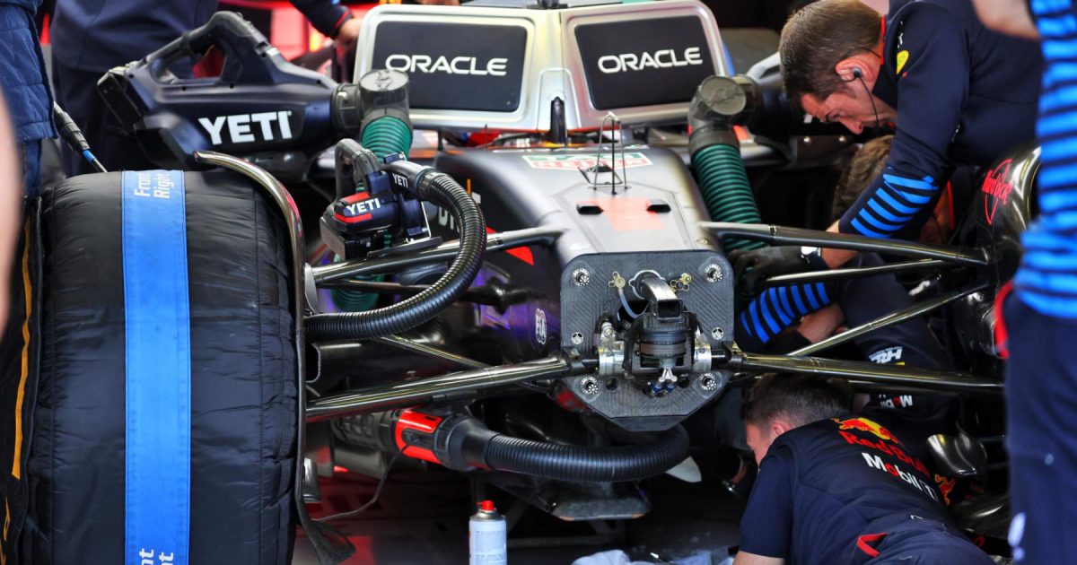 Verstappen and Albon trigger red flags in heavily disrupted Mexican GP practice