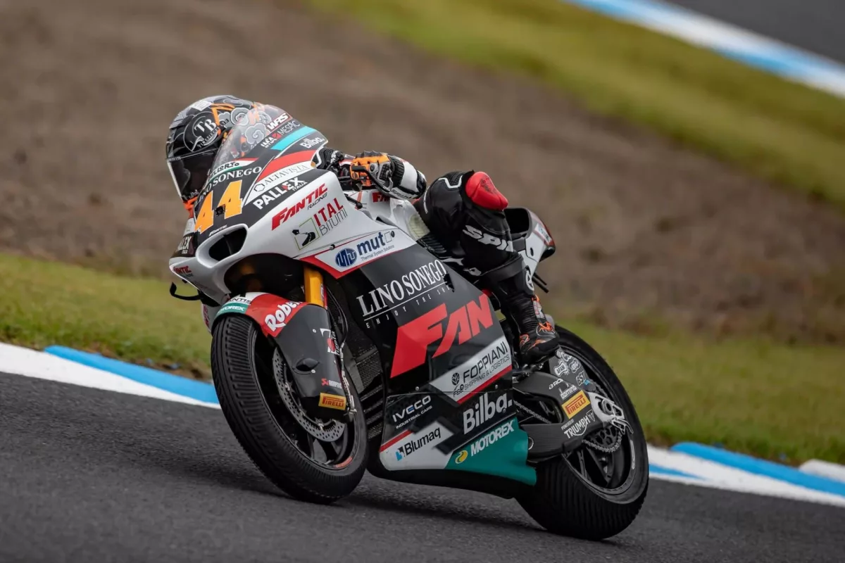 Aron Canet wins red-flagged Thai Moto2 race as Ai Ogura seals title