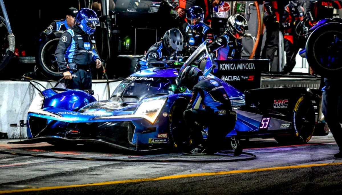 Twilight Triumph: Acura Seizes the Lead at Road Atlanta's Petit Le Mans