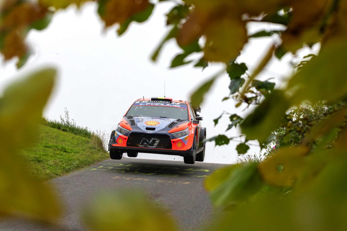 Thierry Neuville in charge in Europe